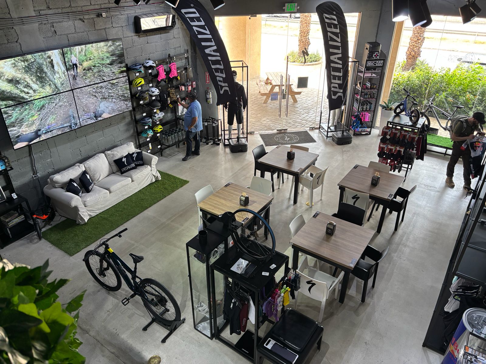 Inside Specialized Aruba